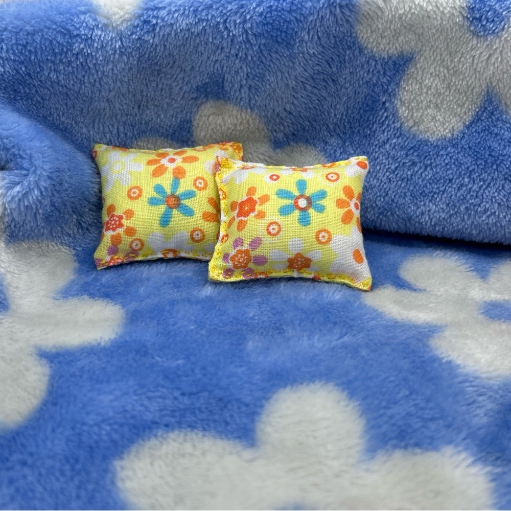 Colorful Miniature Pillows Set - Picture 3 of 8